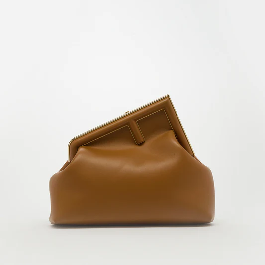 Clutch Bags in medium brown fashion trends 